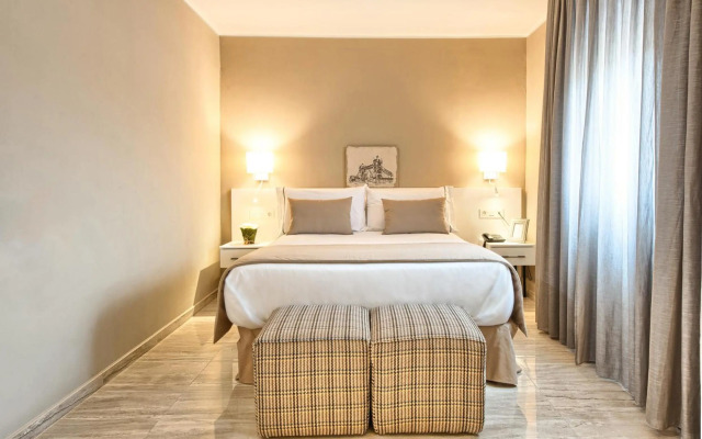 New Hotel Colón