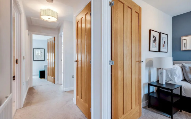 Stylish 4-br House - Free Parking Nice Garden