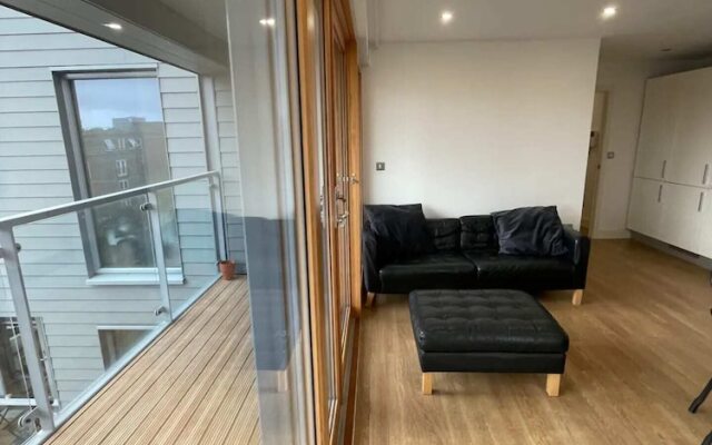 Peaceful 1BD Flat With Balcony - Bethnal Green