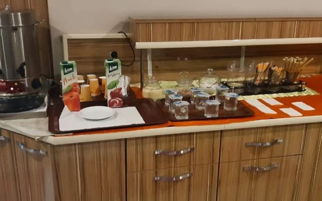 Aymini Hotel