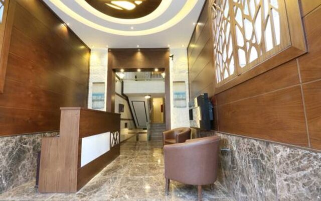 Uptown Hotel Apartment