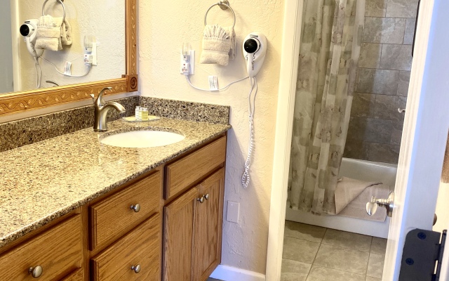 Tahoe Lakeshore Lodge & Spa