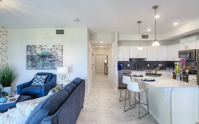 Updated Condo, 5 mi to Disney, On-site Water Park!