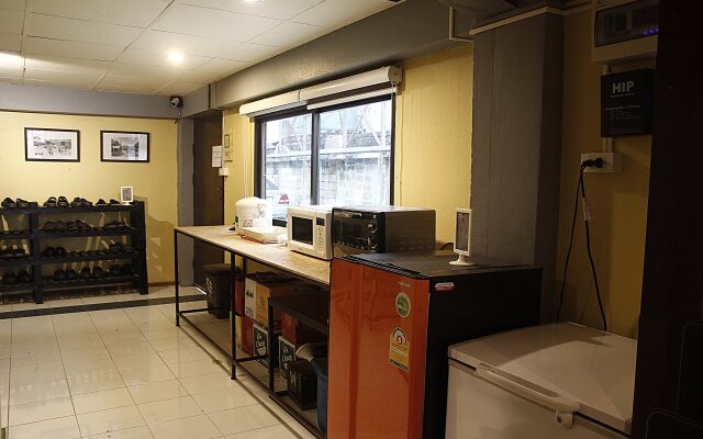 Buri Hotel and Hostel