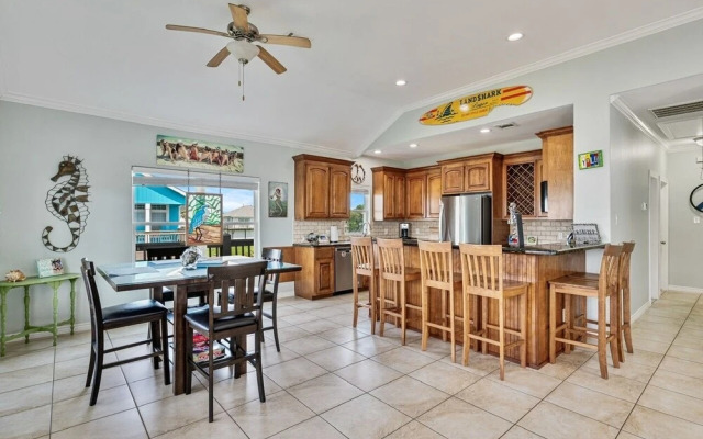 Outlaw's Inn 3 Bedroom Home