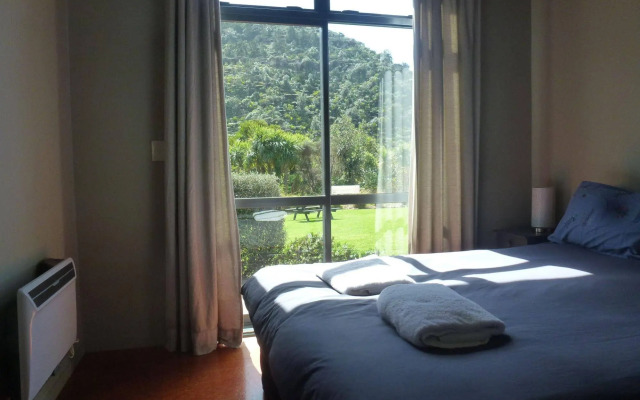 Piha Beachstay - Hostel