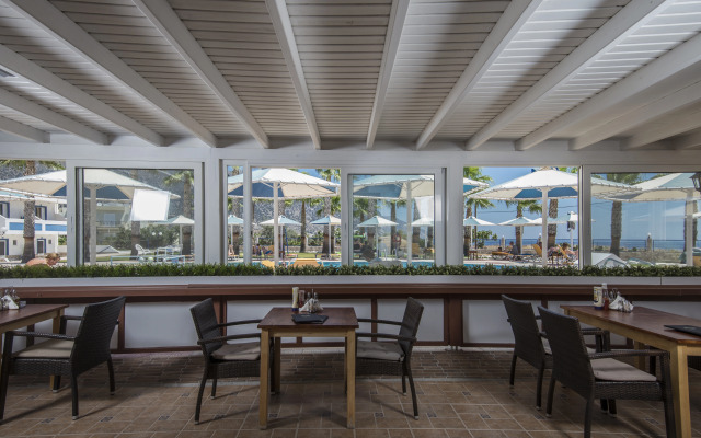 Mammis Beach Hotel