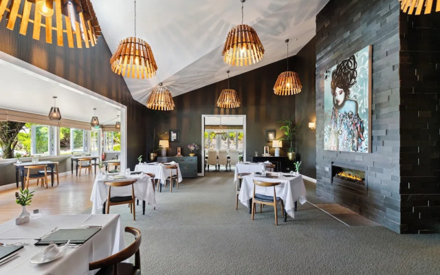 Woodhouse Mountain Lodge