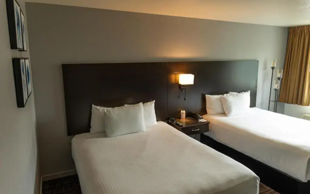 Lake Natoma Inn