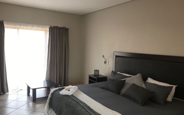 Manor Hills Guest Lodge