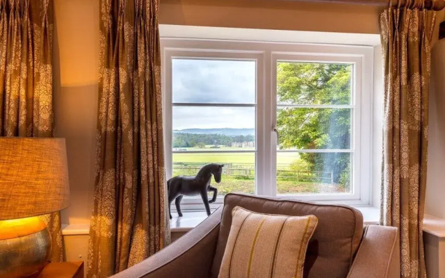 Cowdray Lodge