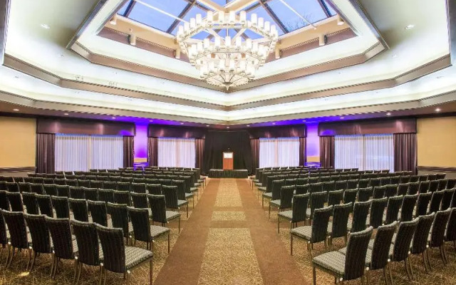 Crowne Plaza Boston Natick