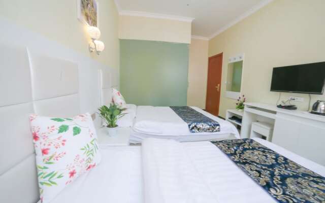 Xi'an Aiweixin Theme Hotel