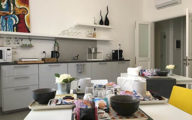 Room Center Station 2