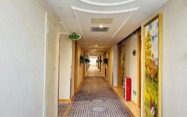 Vienna Hotel (Guangzhou Huangpu Free Trade Zone Xiayuan Subway Station)