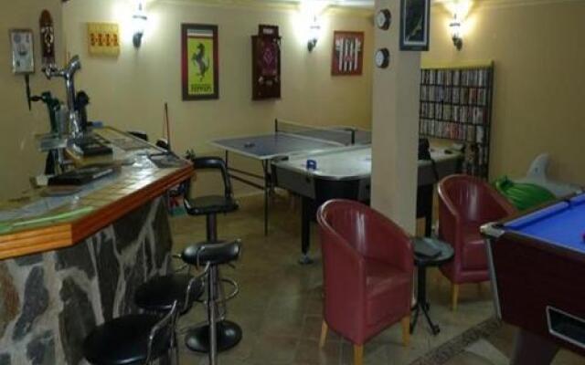 Finca Toredo Large Heated Pool,Hot Tub,Bar/Games Room,Gym,Cave, Free WiFi