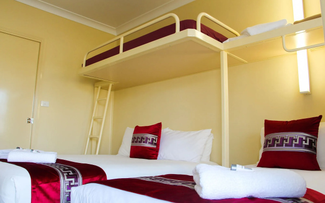 Motel 359