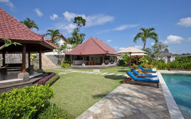 The Junno Villa