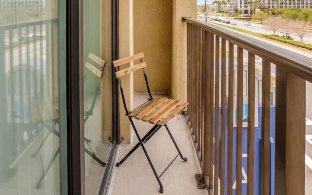 Northwest Tampa 1 BR and 2 BR Apt by Frontdesk