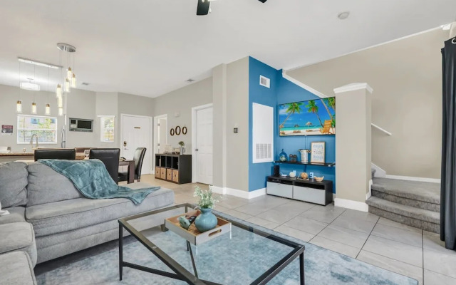 Family Oasis, Cozy Retreat With Bunk Room