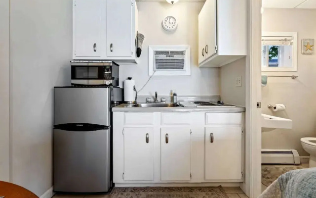 Beachfront Bliss Cozy Studio!