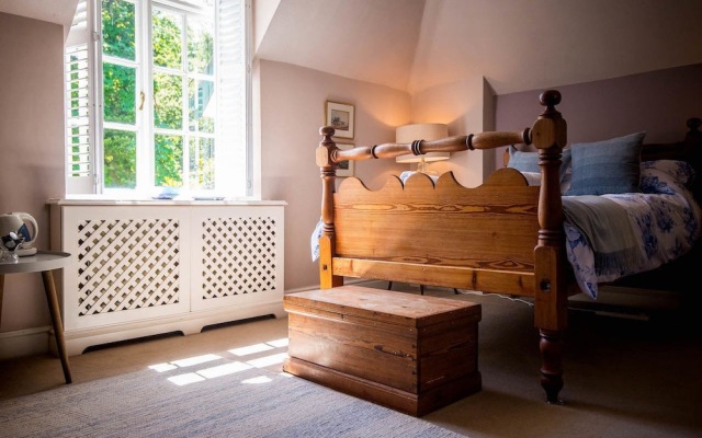 The Cors Country House