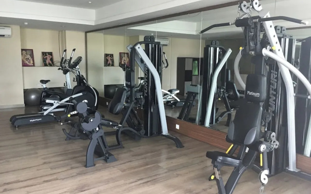Modern Studio Room Apartment At Tamansari La Grande