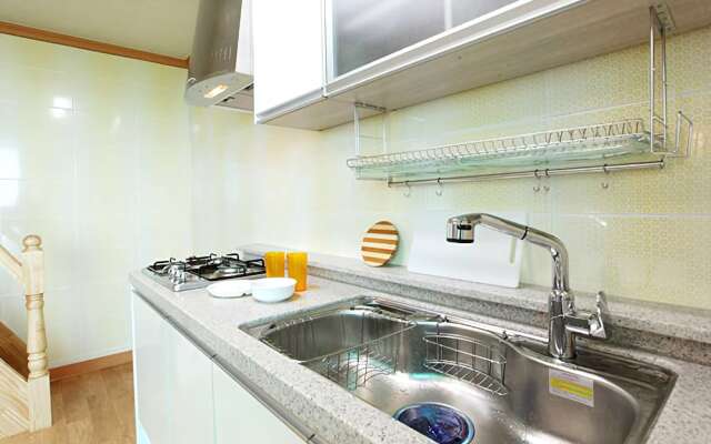 Gangneung Hillstone House Pension