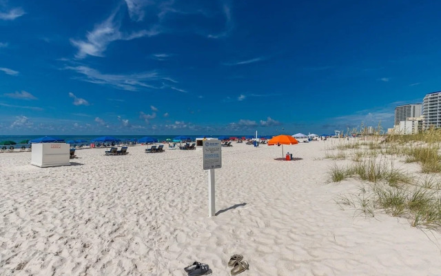 Colonnades 1403 4 Bedroom Condo