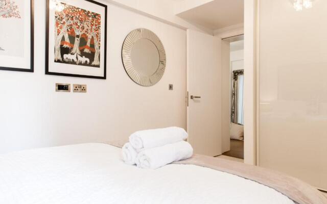 AIRCON, LUXURY 2 BEDR, 3BEDS, 2 BATHR, COVENT GARDEN, Best Location