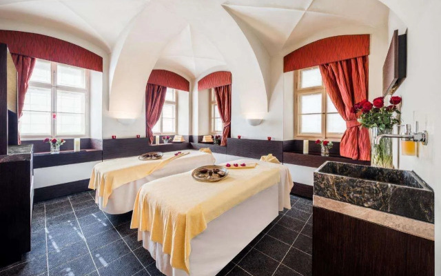 Mandarin Oriental, Prague