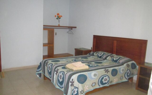 Hotel Tres Flores