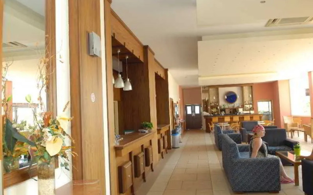 Iris Beach Hotel
