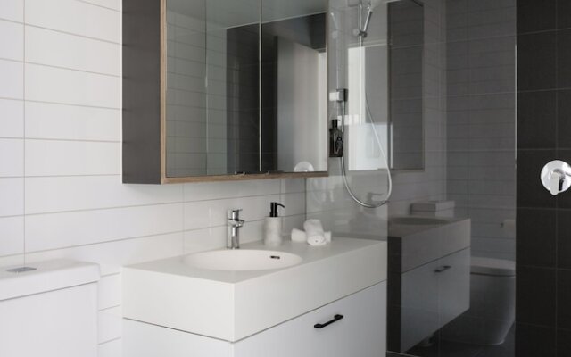 MAC Middle Park by Melbourne Apartment Collection