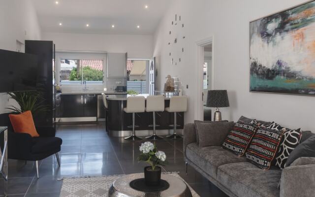 Phaedrus Living Luxury Botanic Residence