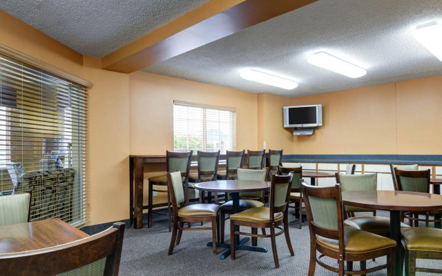 Suburban Studios Sterling - Washington Dulles