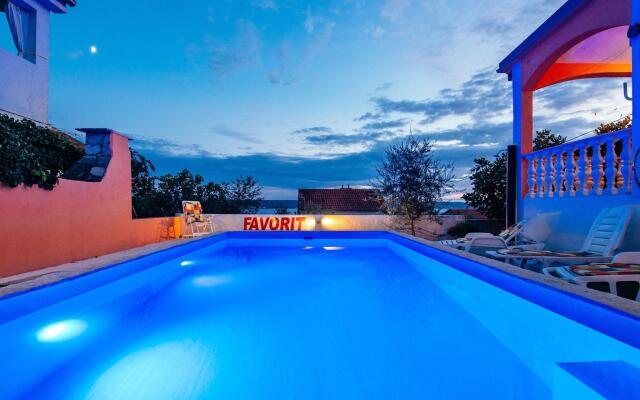 Beautiful Holiday Home in Maslenica Near Beach"