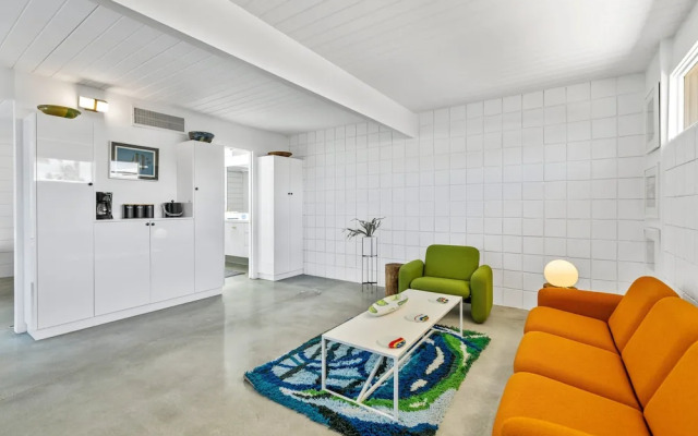 1957 Modern Hideaway