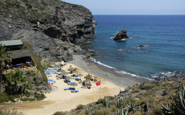 Las Lomas Village