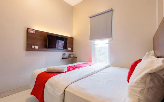 RedDoorz near Taman Palem – Guest Rooms – Jakarta
