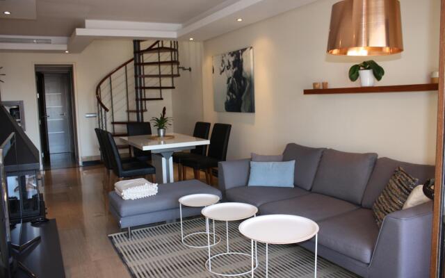 116 - Penthouse with Private Pool near beach