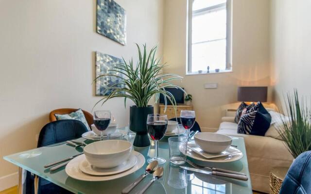King St 1 bed apartment