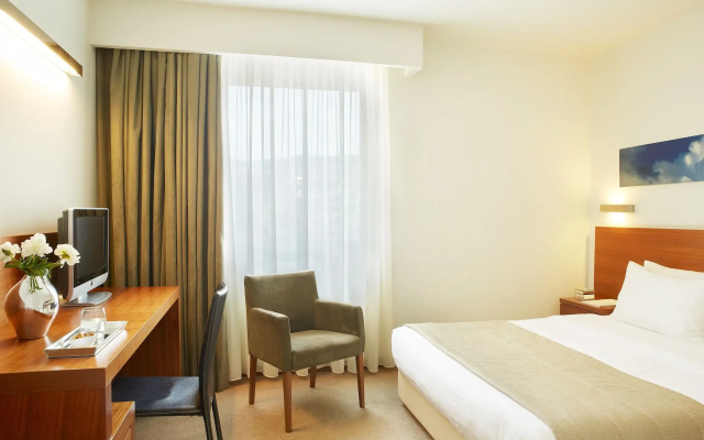 Lucy Hotel