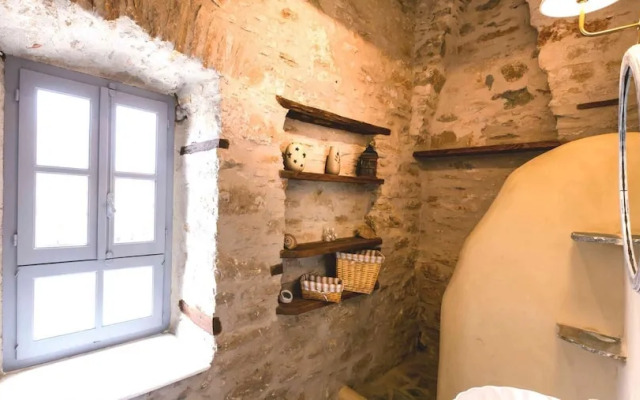 Villa Gaia Syros 1800 s Stone Building