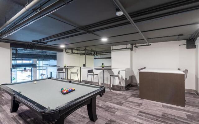 Flexhome Skywalk to Fiserv U3 RooftopGymParking