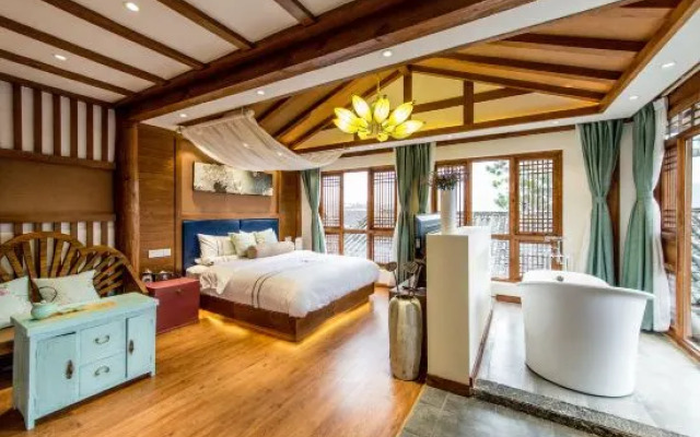LiJiang Shiningland Resort Hotel（Lijiang Old Town）