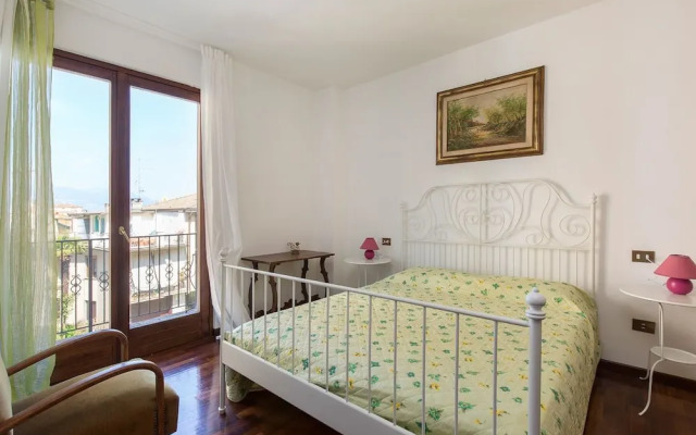 Impero House Rent - Simone