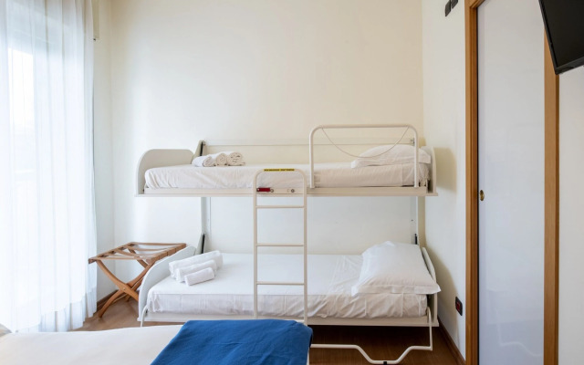 International Hotel & Suite