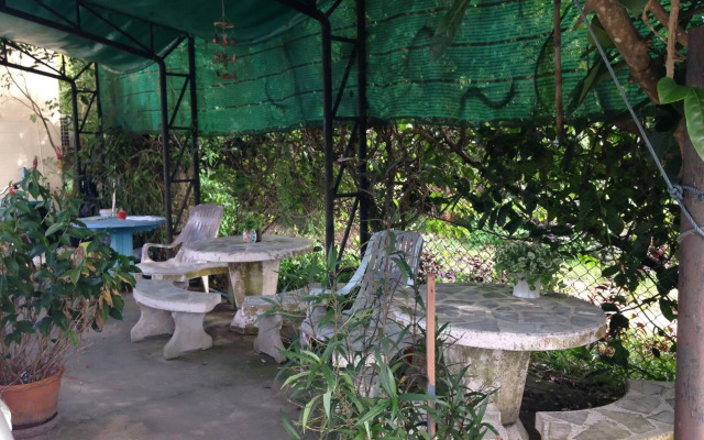 OYO 325 Naiyang Cottage (Vaccinated Staff)