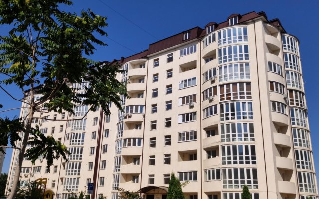 Apartments on Orangereynaya street 22/2